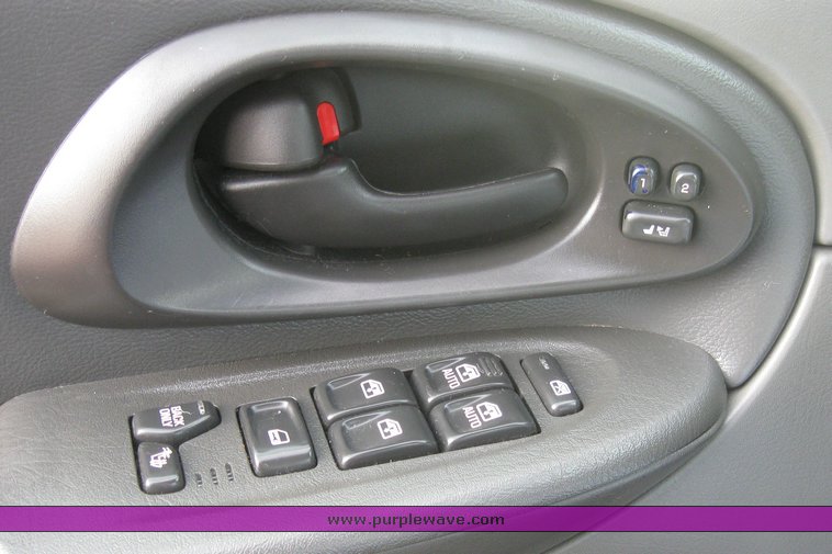 image for item 3486 2002 Chevrolet Trailblazer LT