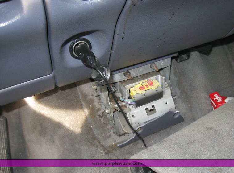 image for item 3487 1995 Dodge Ram 1500 SLT