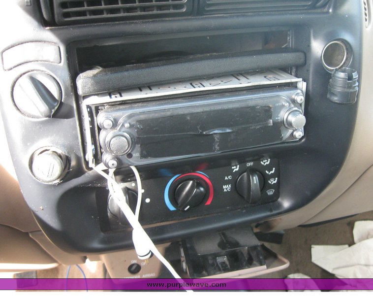 image for item 3488 1999 Ford Ranger