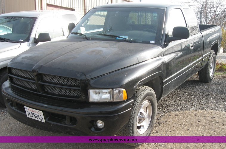 image for item 3491 1999 Dodge Ram 1500