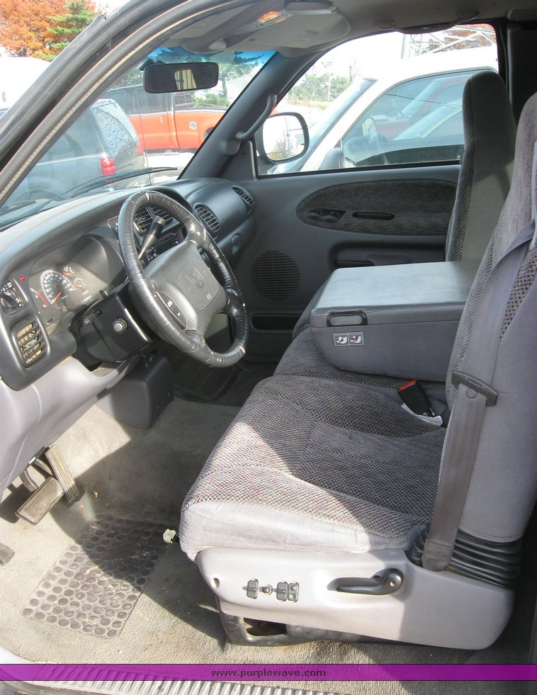 image for item 3491 1999 Dodge Ram 1500