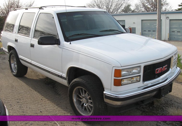 image for item 3492 1998 GMC Yukon SLT