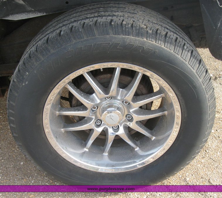 image for item 3492 1998 GMC Yukon SLT