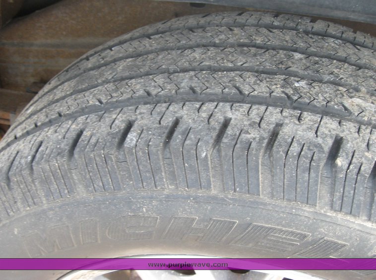 image for item 3492 1998 GMC Yukon SLT