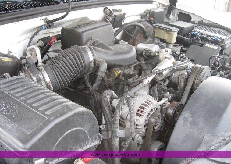 image for item 3492 1998 GMC Yukon SLT