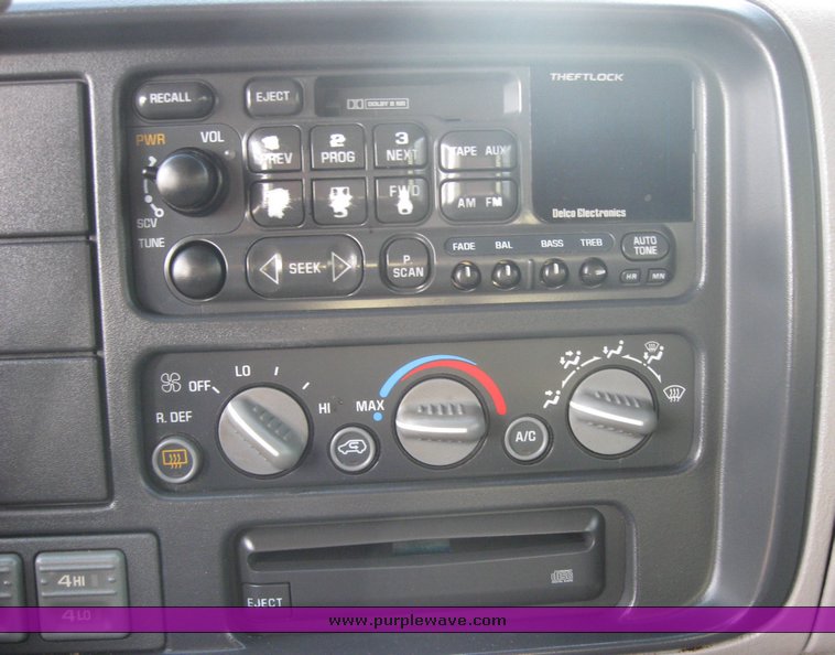 image for item 3492 1998 GMC Yukon SLT