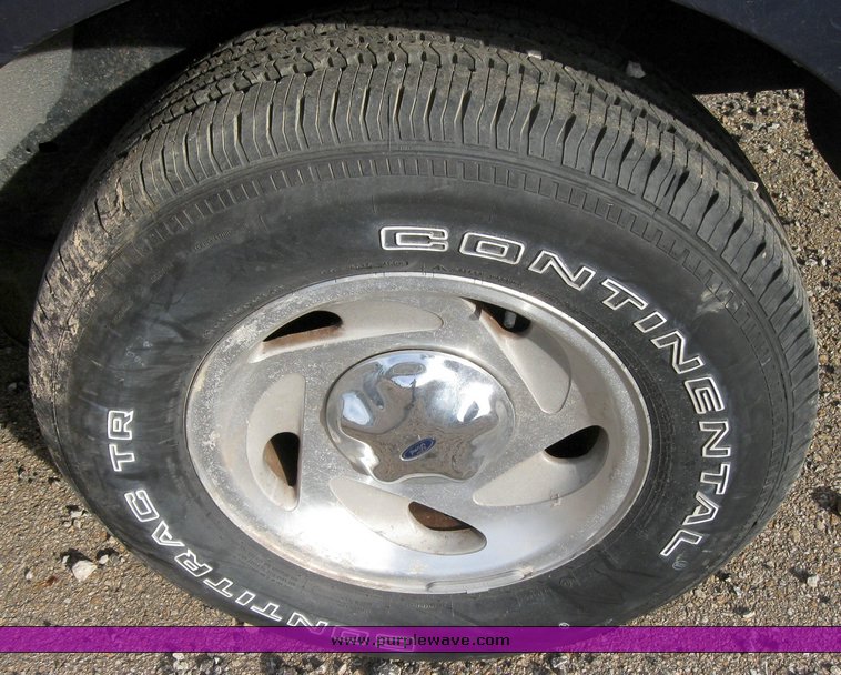 image for item 3493 1998 Ford Expedition XLT