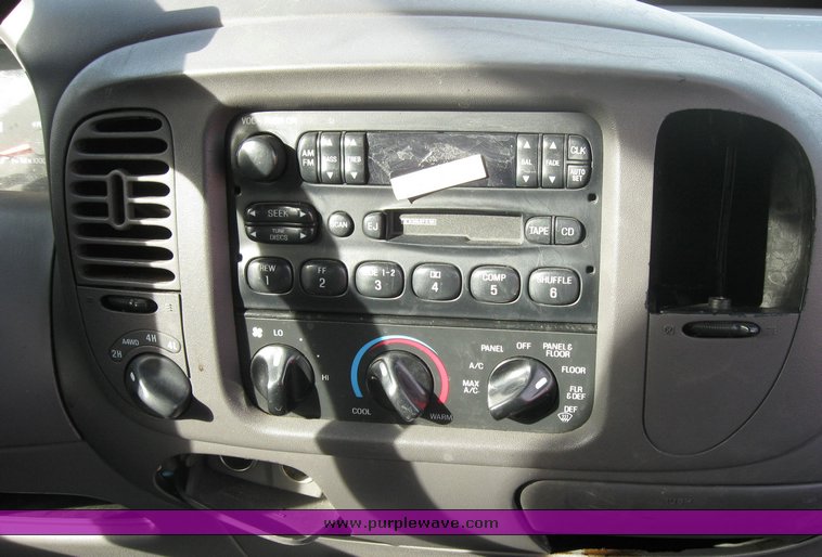 image for item 3493 1998 Ford Expedition XLT