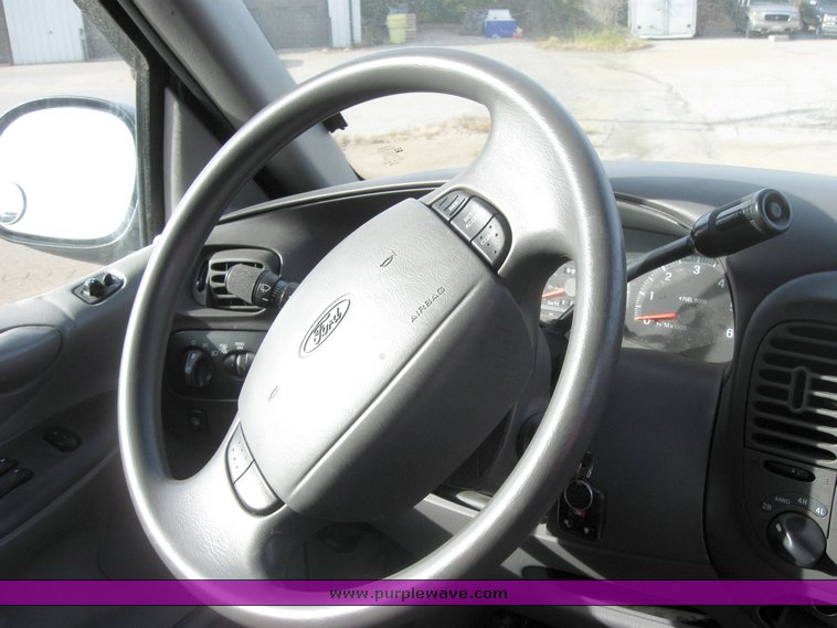 image for item 3493 1998 Ford Expedition XLT