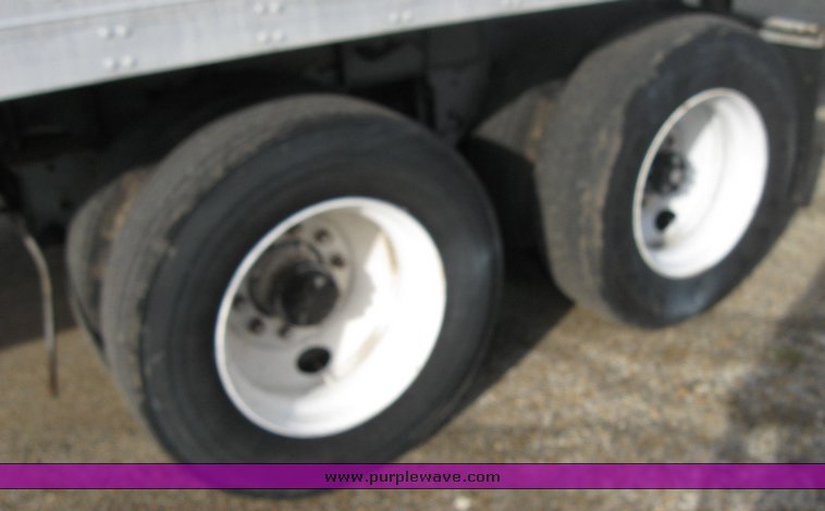 image for item 3495 1995 Fruehauf 53' enclosed trailer