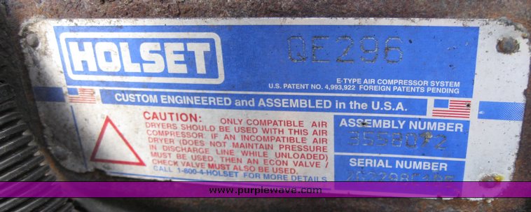 image for item 3496 1999 Freightliner semi truck