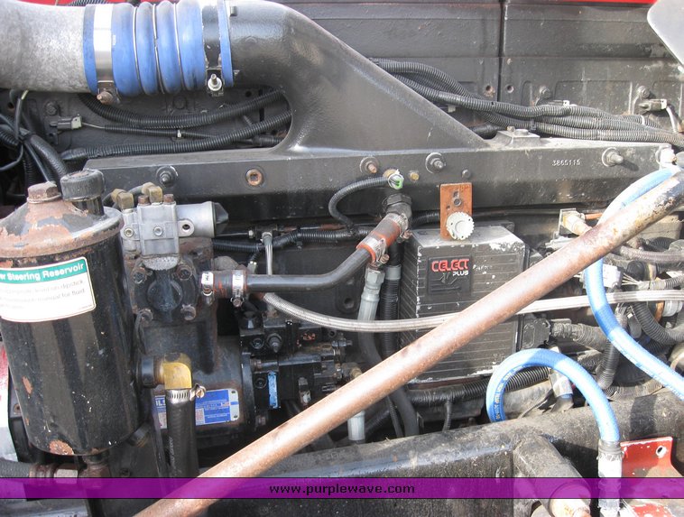 image for item 3496 1999 Freightliner semi truck