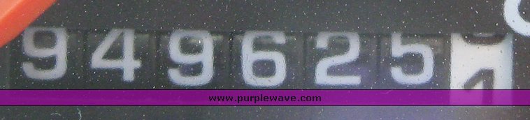 image for item 3496 1999 Freightliner semi truck