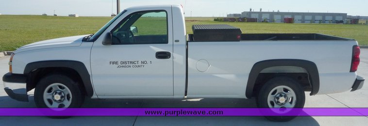 image for item 4071 2004 Chevrolet C1500 Silverado