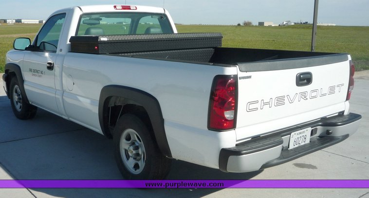 image for item 4071 2004 Chevrolet C1500 Silverado