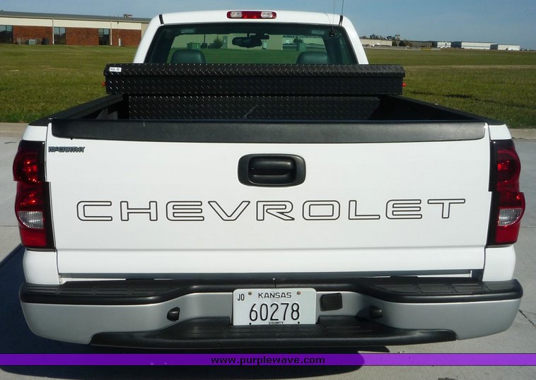 image for item 4071 2004 Chevrolet C1500 Silverado