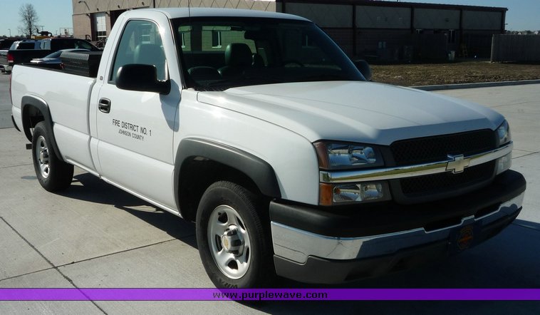 image for item 4071 2004 Chevrolet C1500 Silverado