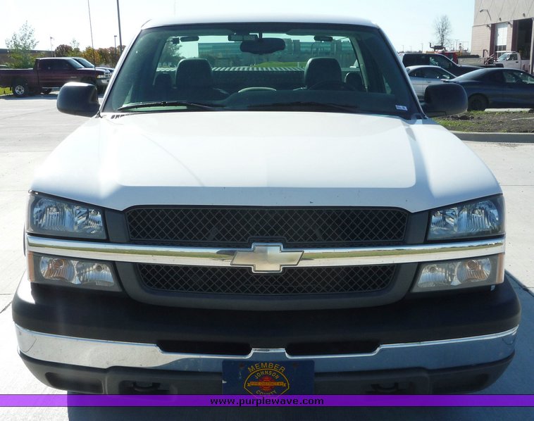 image for item 4071 2004 Chevrolet C1500 Silverado