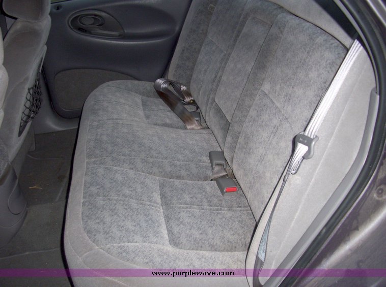 image for item 4155 1995 Ford Taurus