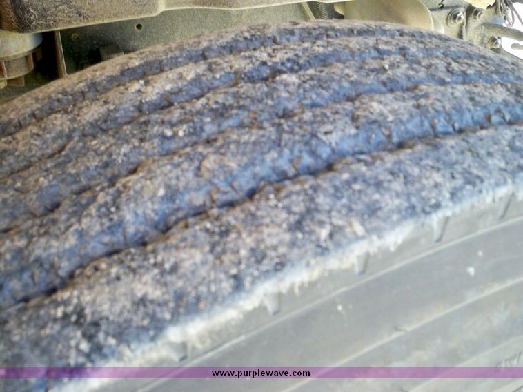 image for item 4190 1996 International 3800 65 passenger bus