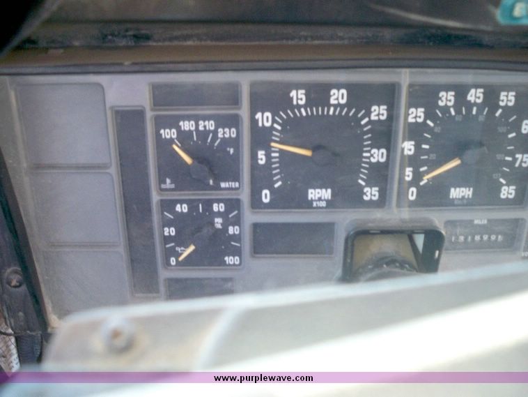 image for item 4190 1996 International 3800 65 passenger bus