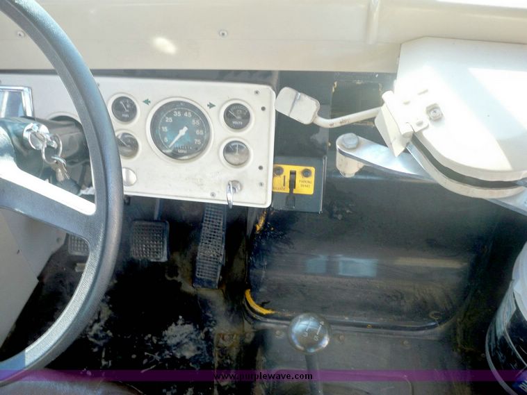 image for item 4191 1994 Ford B700 65 passenger bus