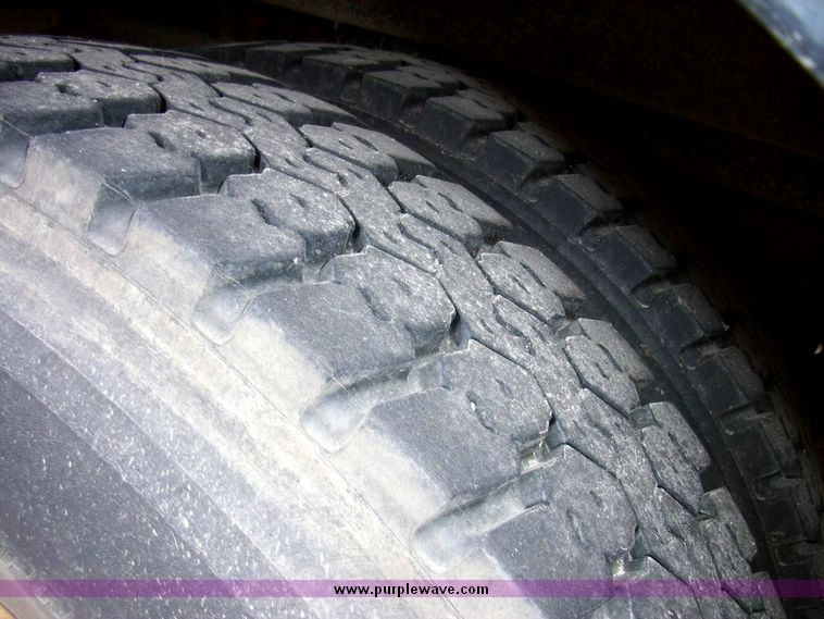 image for item 5062 1992 Blue Bird 71 capacity bus