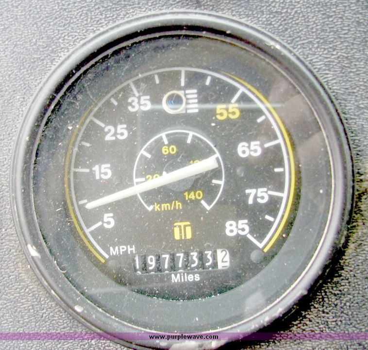 image for item 5062 1992 Blue Bird 71 capacity bus