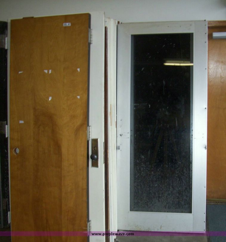 image for item 5092 (33) assorted doors