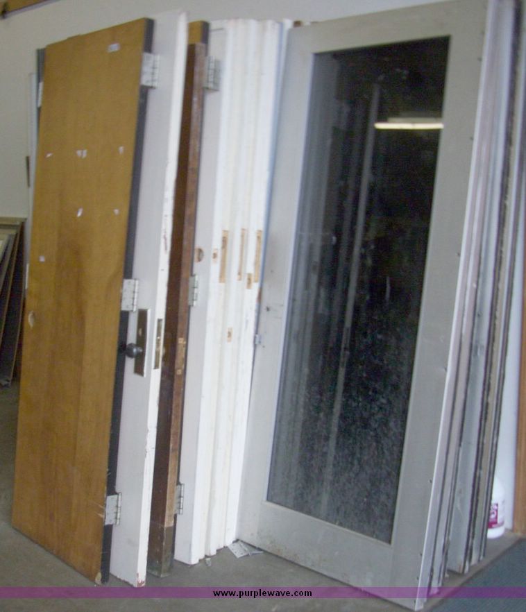 image for item 5092 (33) assorted doors