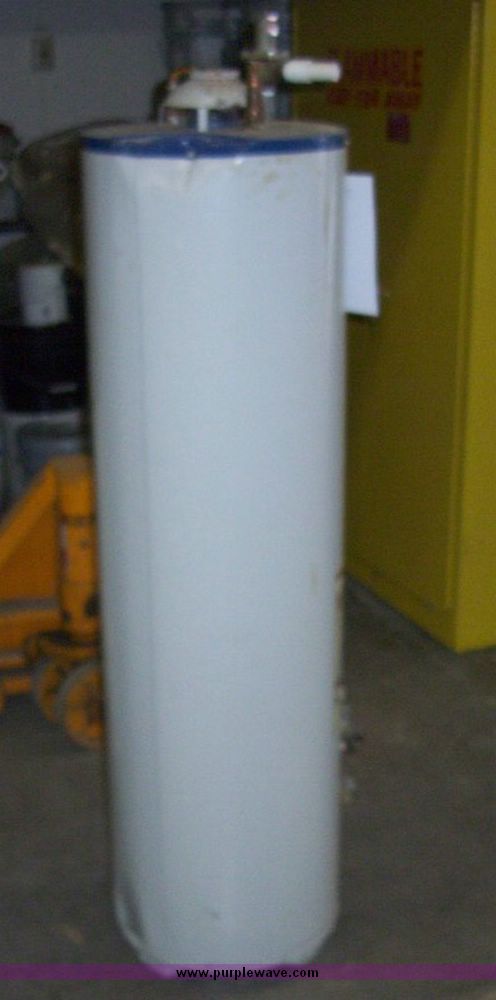 image for item 5096 Bradford White 30 gallon hot water tank