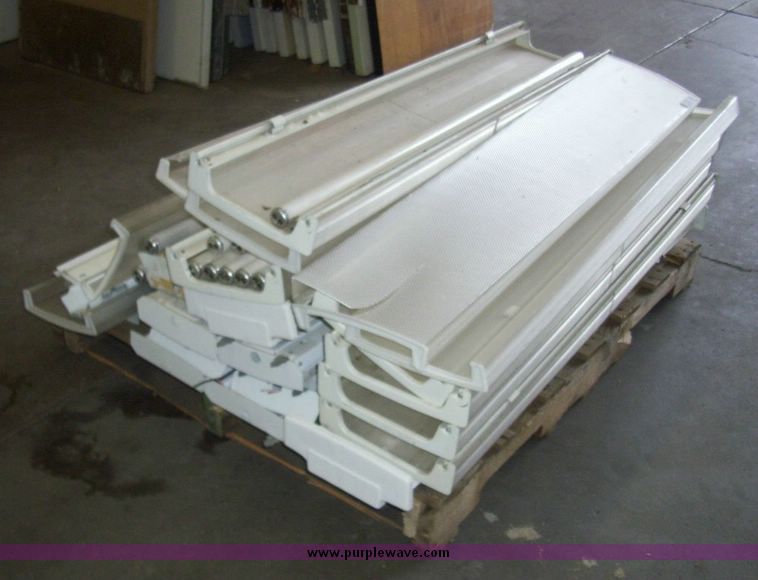 image for item 5129 (8) florescent two light fixtures