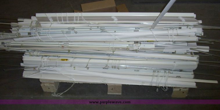 image for item 5130 (12) florescent four light fixtures