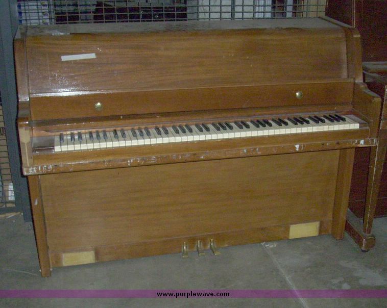 image for item 5131 (4) pianos