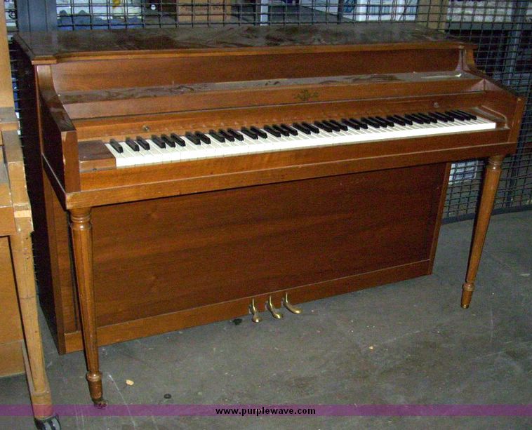 image for item 5131 (4) pianos