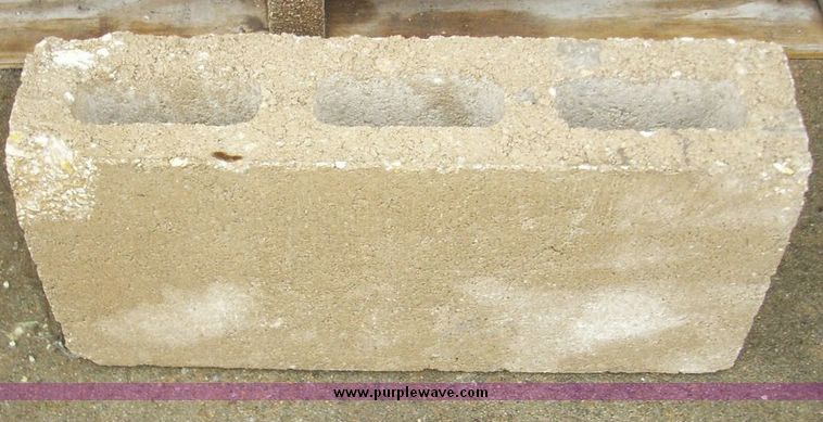 image for item 5136 (2) pallets of concrete block