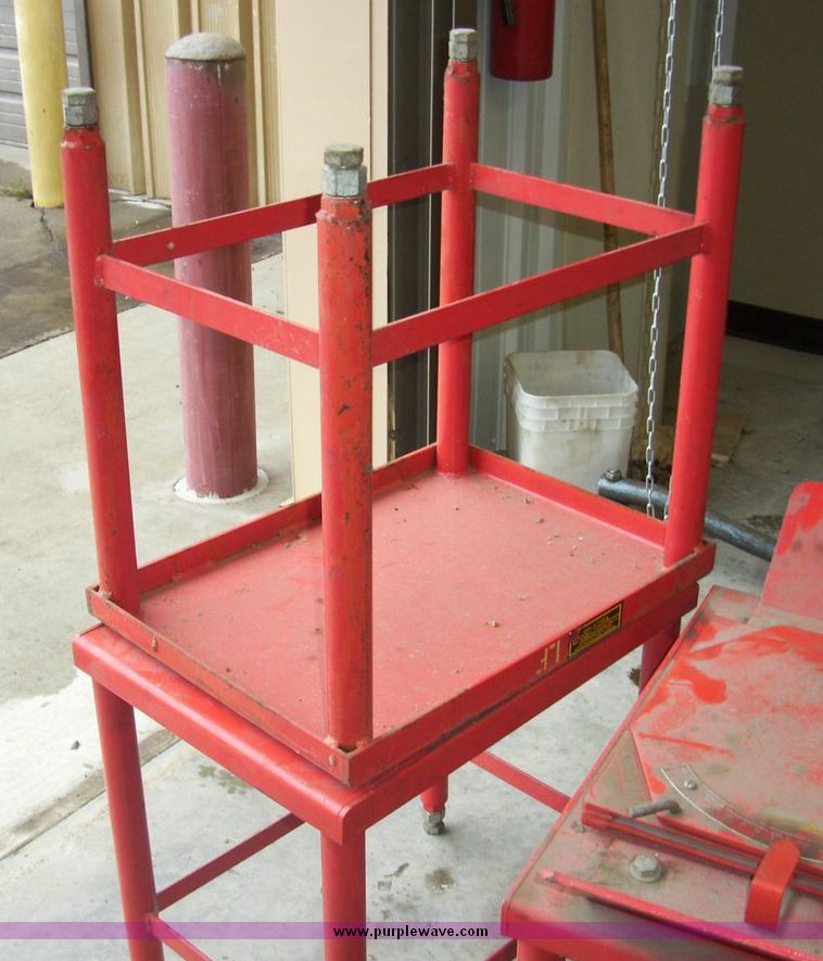 image for item 5148 Hunter F111 alignment machine