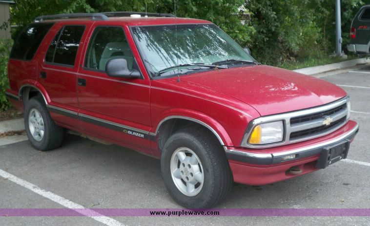 image for item 5222 1996 Chevrolet S10 Blazer