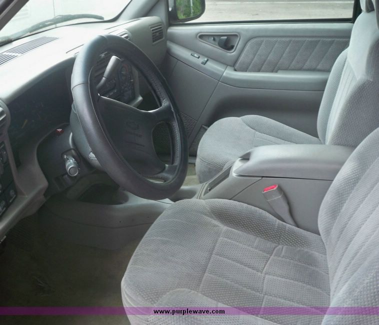 image for item 5222 1996 Chevrolet S10 Blazer