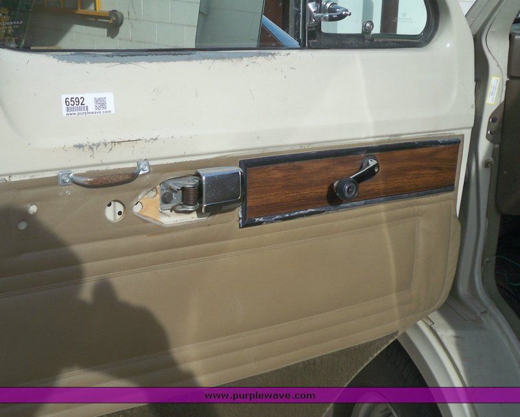 image for item 6592 1990 Dodge Ram B350 van
