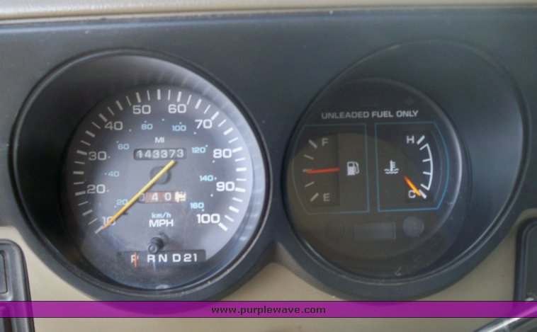 image for item 6592 1990 Dodge Ram B350 van