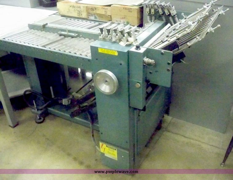 image for item 7477 Baum paper folder