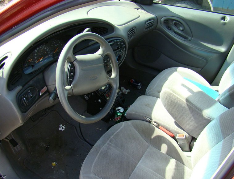 image for item 8380 1996 Ford Taurus