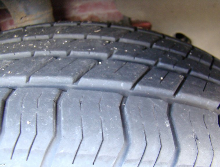 image for item 8380 1996 Ford Taurus