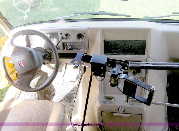 image for item 8810 1992 GMC G3500 Ward bus