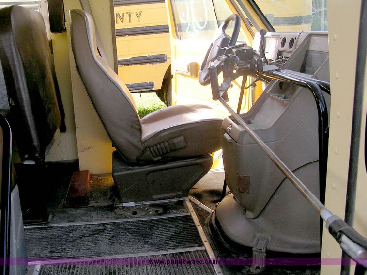 image for item 8810 1992 GMC G3500 Ward bus