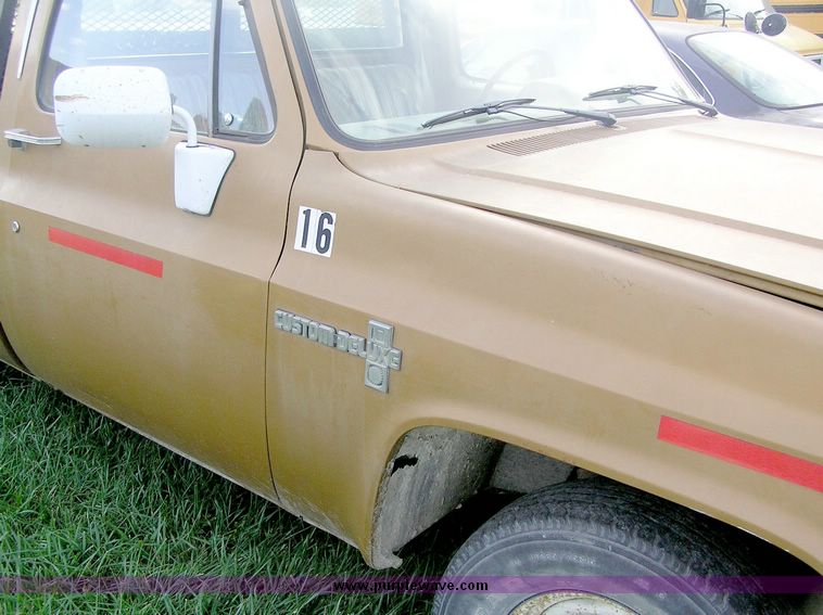 image for item 8812 1985 Chevrolet C10 pickup truck
