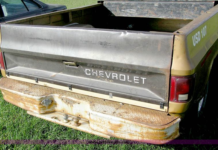 image for item 8812 1985 Chevrolet C10 pickup truck