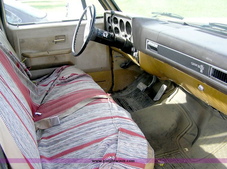 image for item 8812 1985 Chevrolet C10 pickup truck