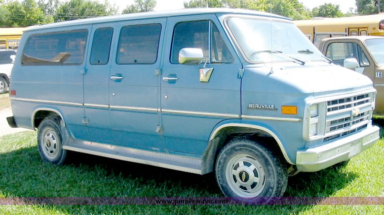 image for item 8813 1990 Chevrolet Sportvan G30